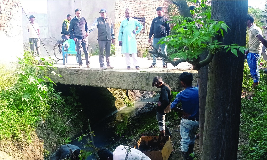 नेपालगञ्जका नालाको सरसफाई हुँदै