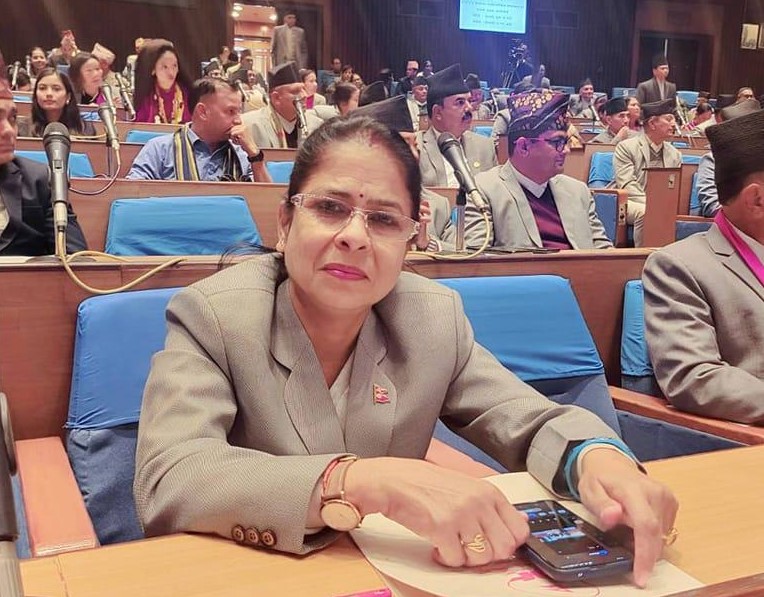 सदनको अभ्यास नाटक मञ्चनजस्तै लाग्छ : सांसद तिवारी