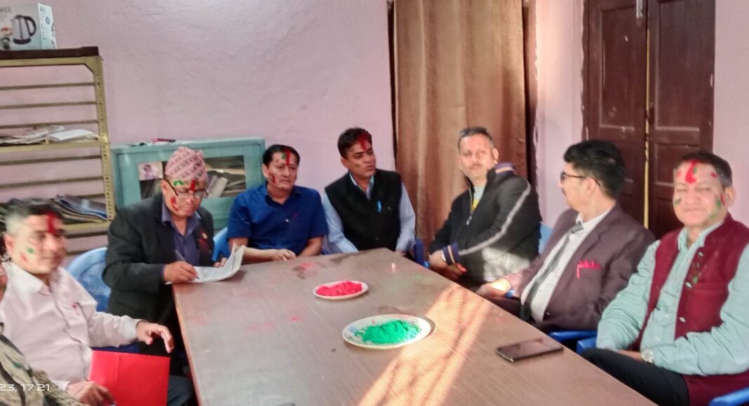 कोरोना बिमाको भुक्तानीमा अदालतको आदेशको अटेरी