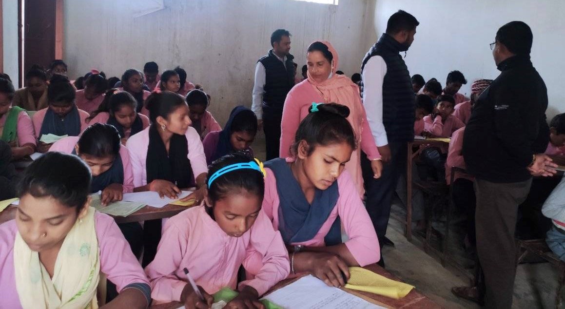 डुडुवामा वार्षिक परिक्षाको अनुगमन