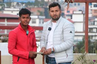 क्रिकेटर कुमाललाई सहयोग