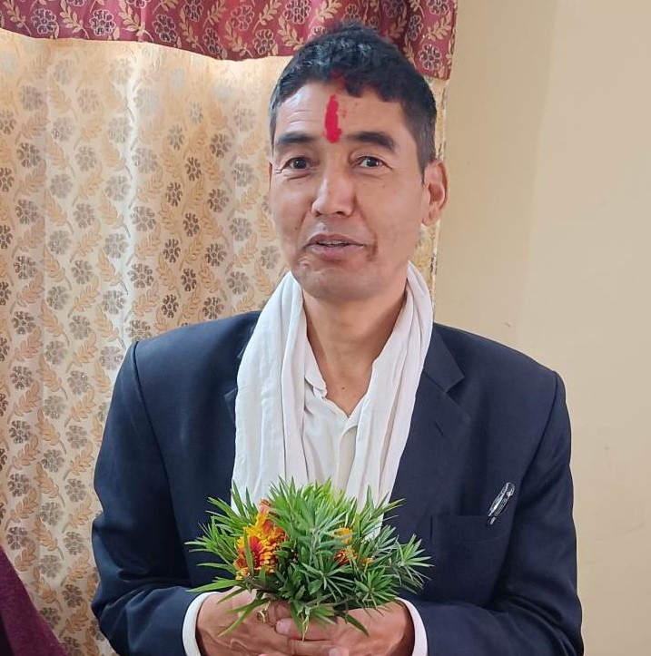 डुडुवाको नयाँ प्रमुख प्रशासकिय अधिकृतमा गुरुङ्ग