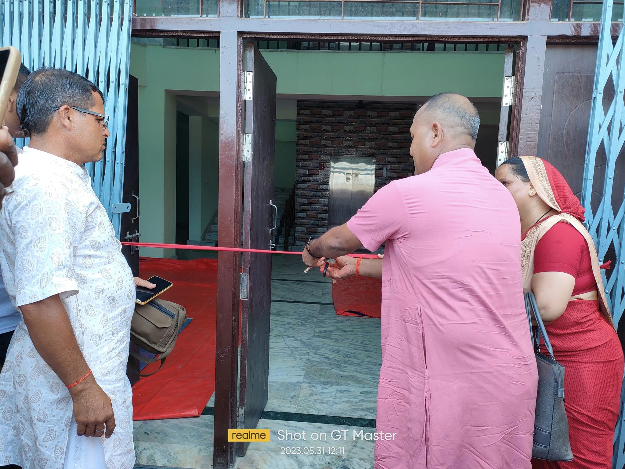 नवनिर्मित अत्याधुनिक भवनमा गृह प्रबेश