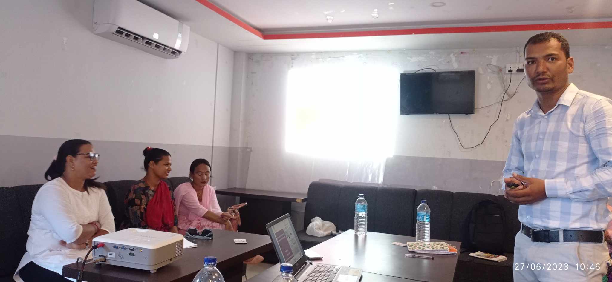 बैदेशिक रोजगारीमा जानेसँगै परामर्श गर्दै सामी