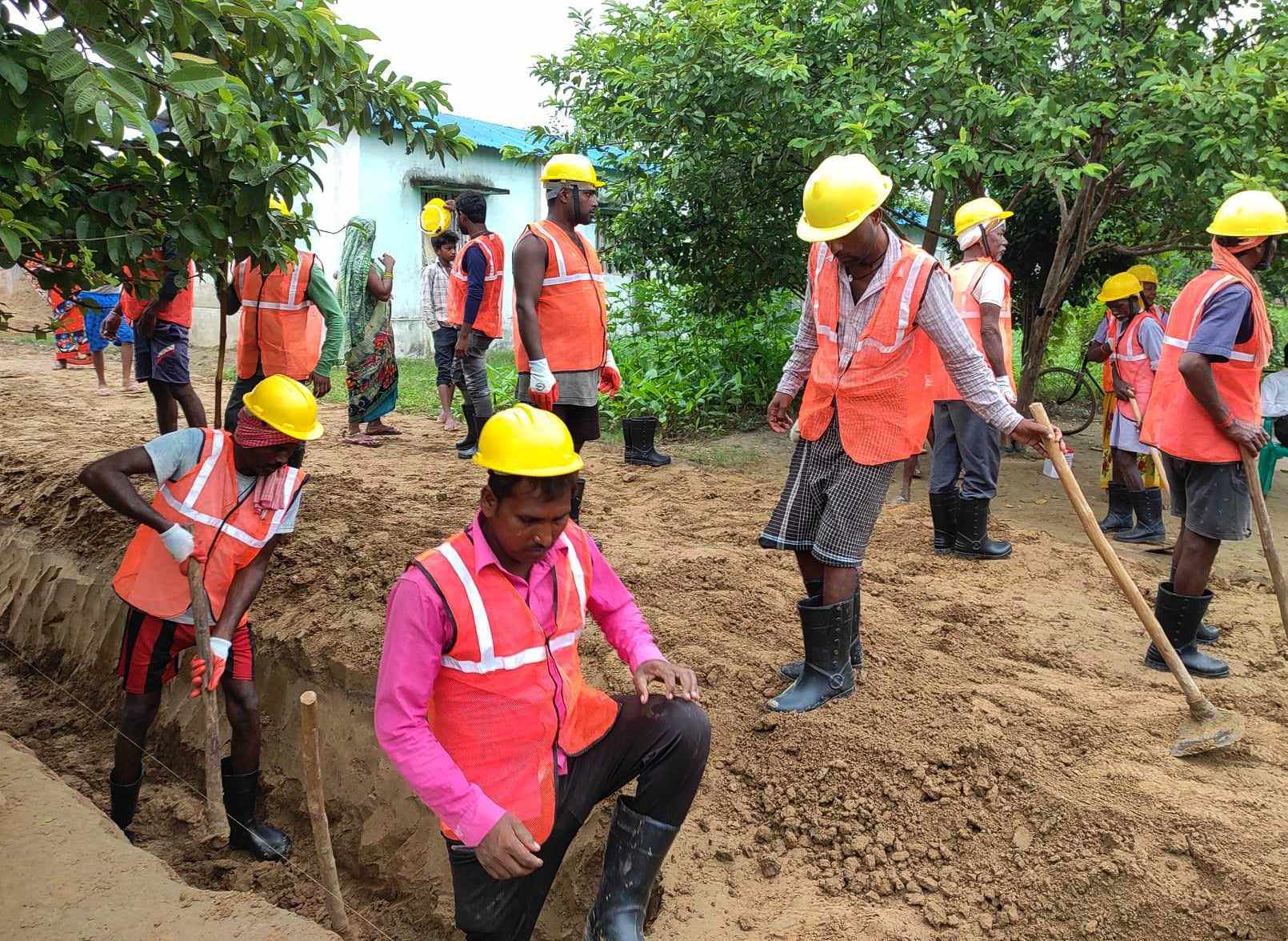 बर्दियाका बाढी पिडितलाई राहत वितरण