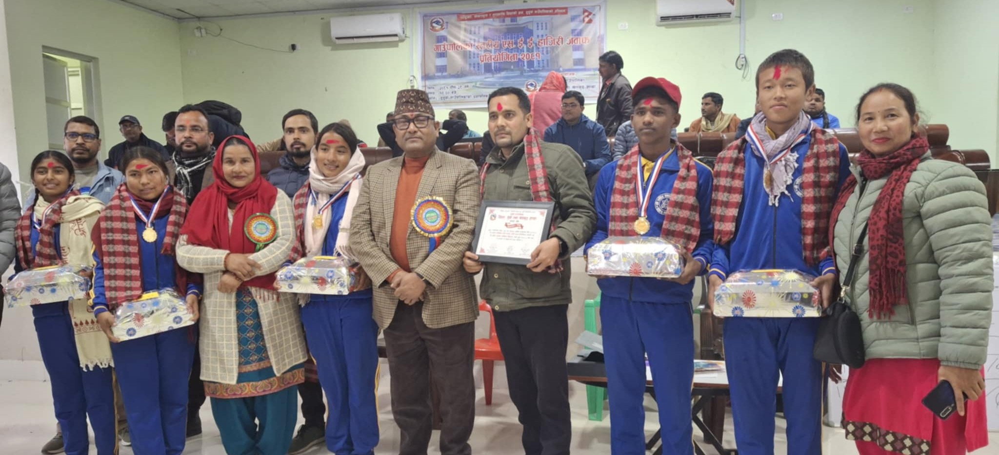 एसइइस्तरिय हाजिरीजवाफमा शहिद स्मारक मावि प्रथम