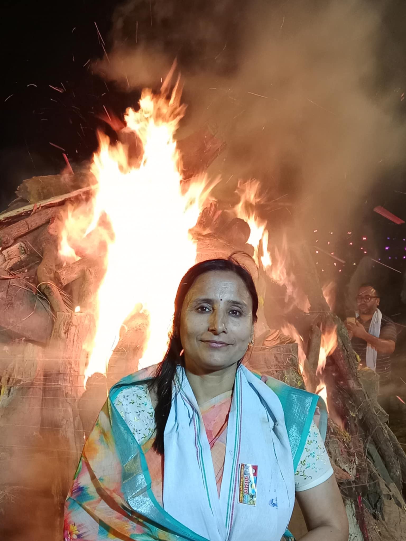 तराईमा होली पर्व, होलिका दहन