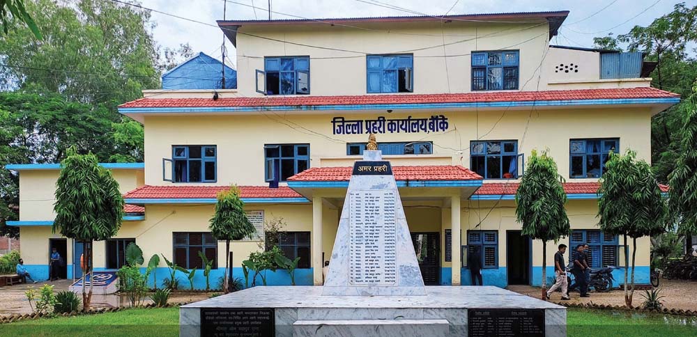 नेपालञ्जका होटलमा प्रहरीको छापा, ४५ जना पक्राउ