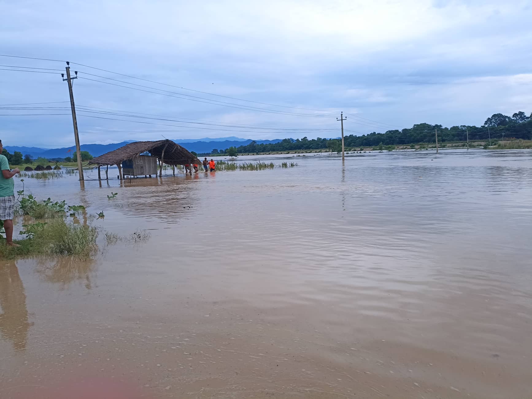 बाढी र डुवानले ४ हजार परिवार विस्थापित, दर्जनौ भर भत्कियो