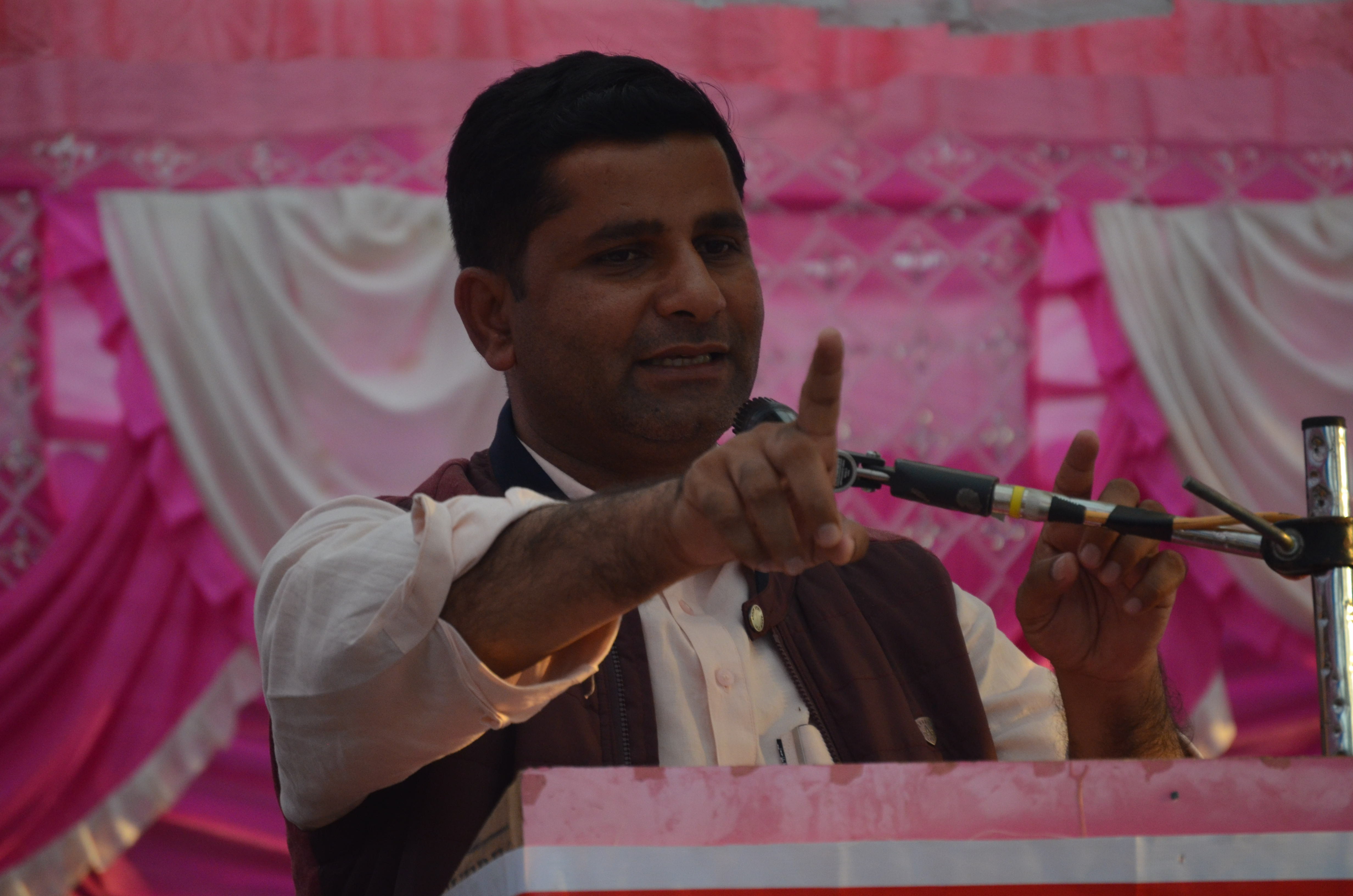 हाम्रा पुस्ताले गर्व गर्ने विकास आयोजना ल्याउनेछु : राई