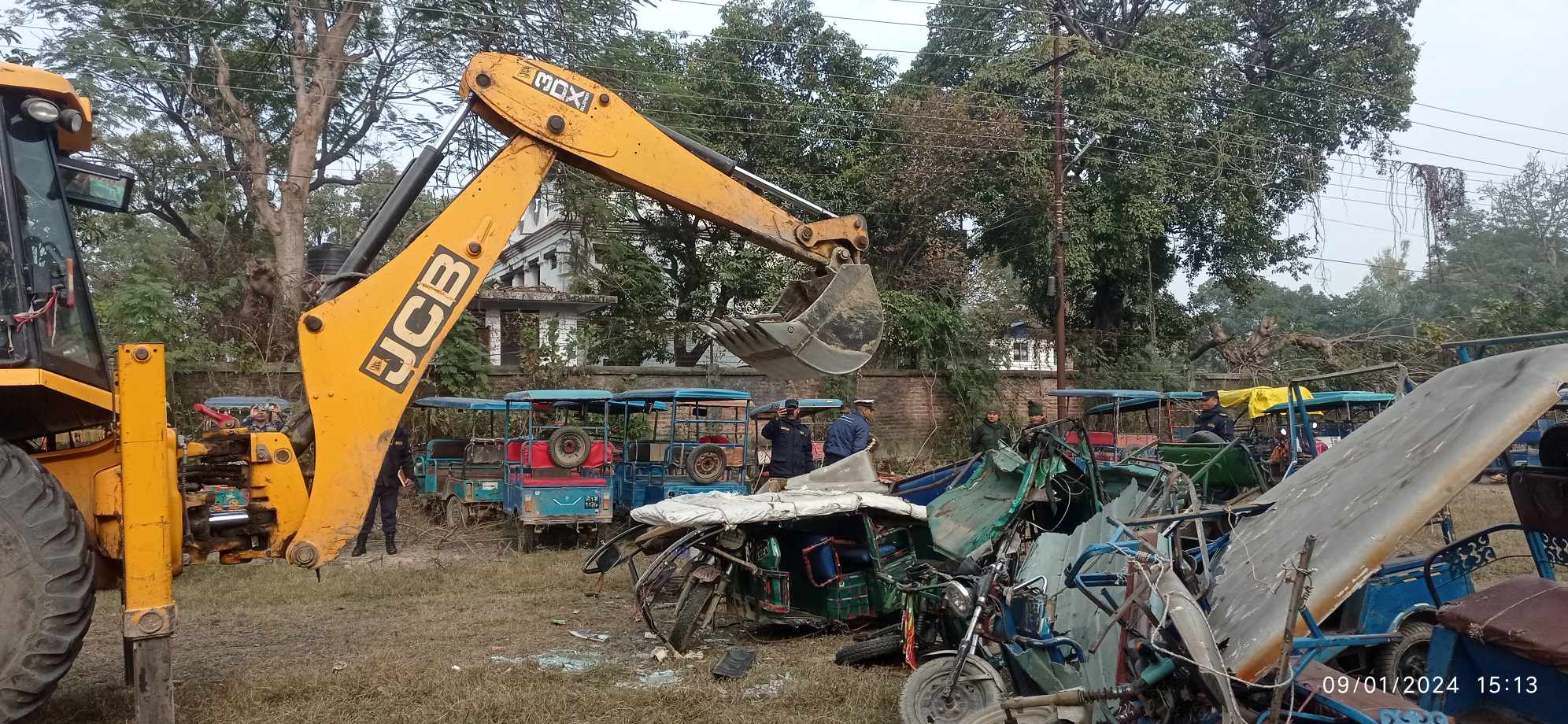 नेपालगञ्ज उपमहानगरपालिकाद्धारा अवैध इ–रिक्सा नष्ट गर्न सुरु