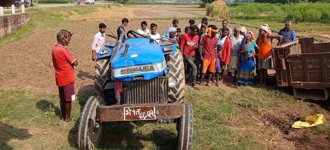 ट्याक्टर पल्टिएर बाँकेमा एक जनाको मृत्यु