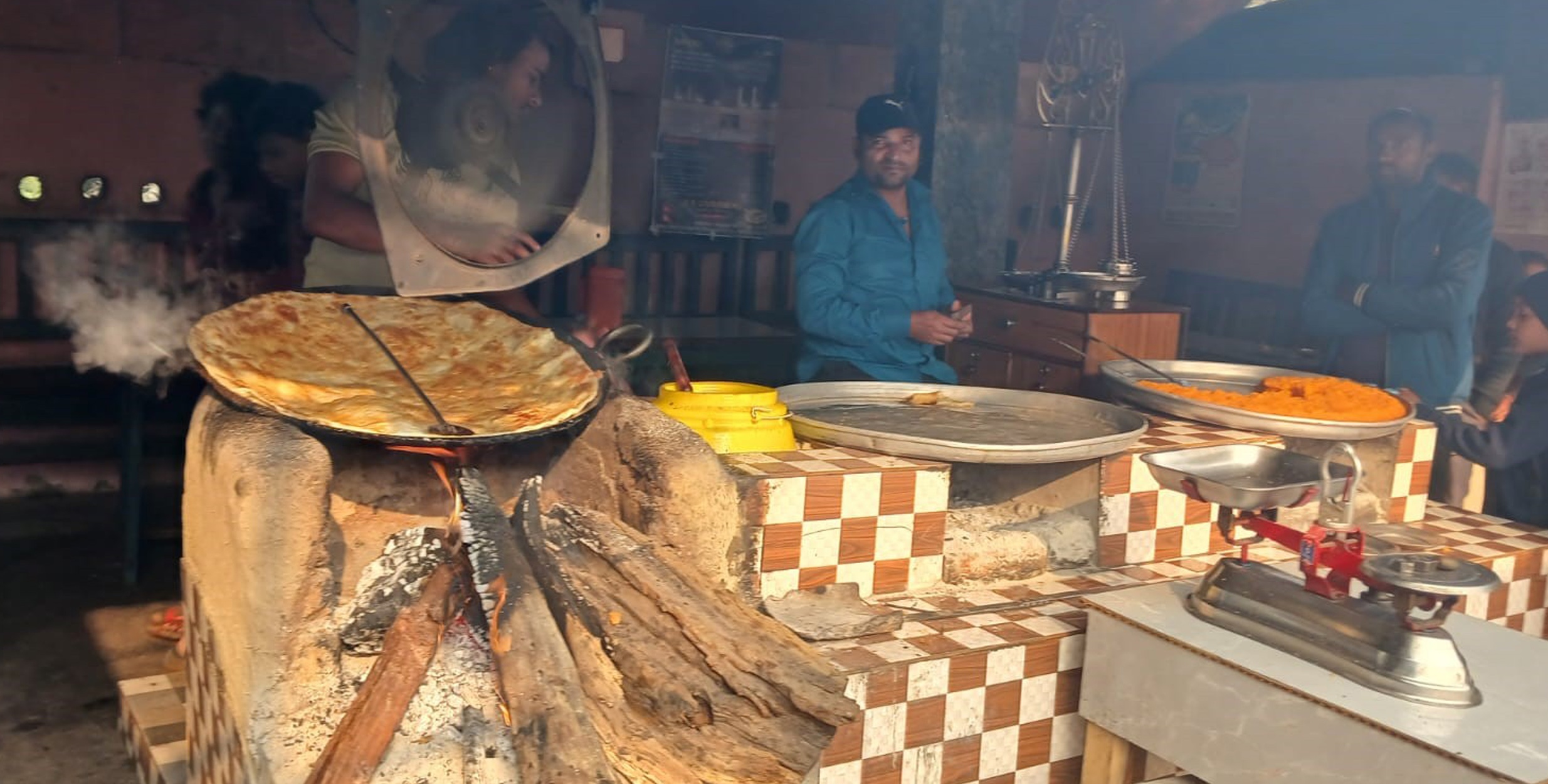 चार दशकदेखि हलुवा–पराठाको स्वाद चखाउँदै अरमान