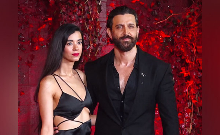 प्रेमिका सबा आजादसँगै ऋतिक