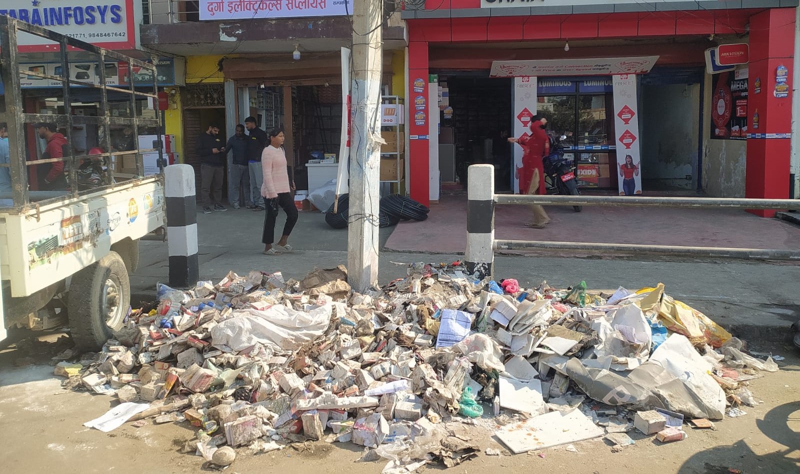 नेपालगन्जमा जथाभावी सडकमा फोहोर फाल्ने नन्दादेवीलाई १० हजार जरिवाना
