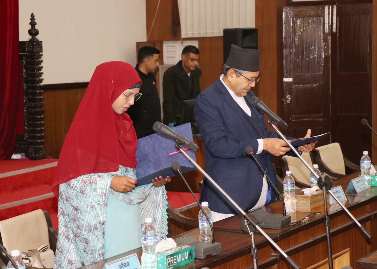 बाँकेकी सांसद खानद्वारा सपथ ग्रहण