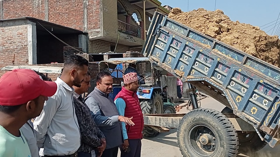 सडक बत्ती जडान तथा सडक निर्माण कार्य सुरु