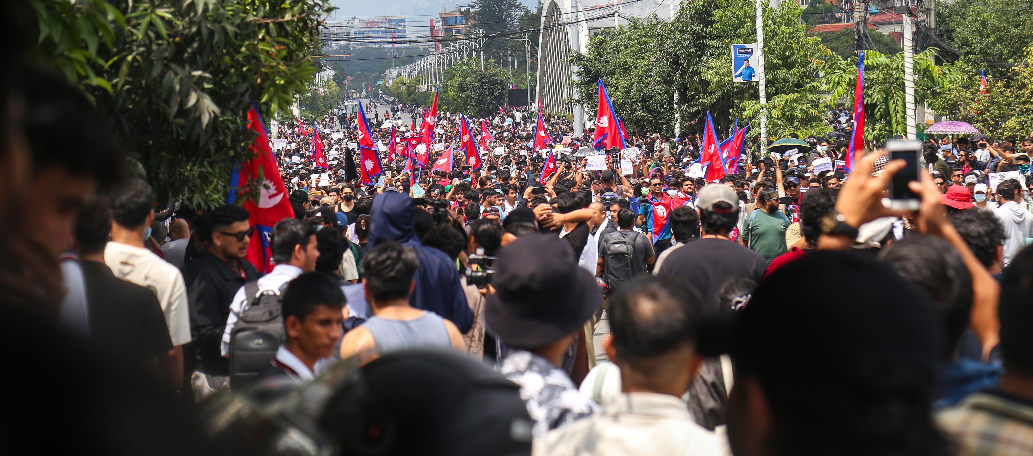 चौध प्रदर्शनकारीको मृत्यु, घाइतेको विभिन्न अस्पतालमा उपचार हुँदै