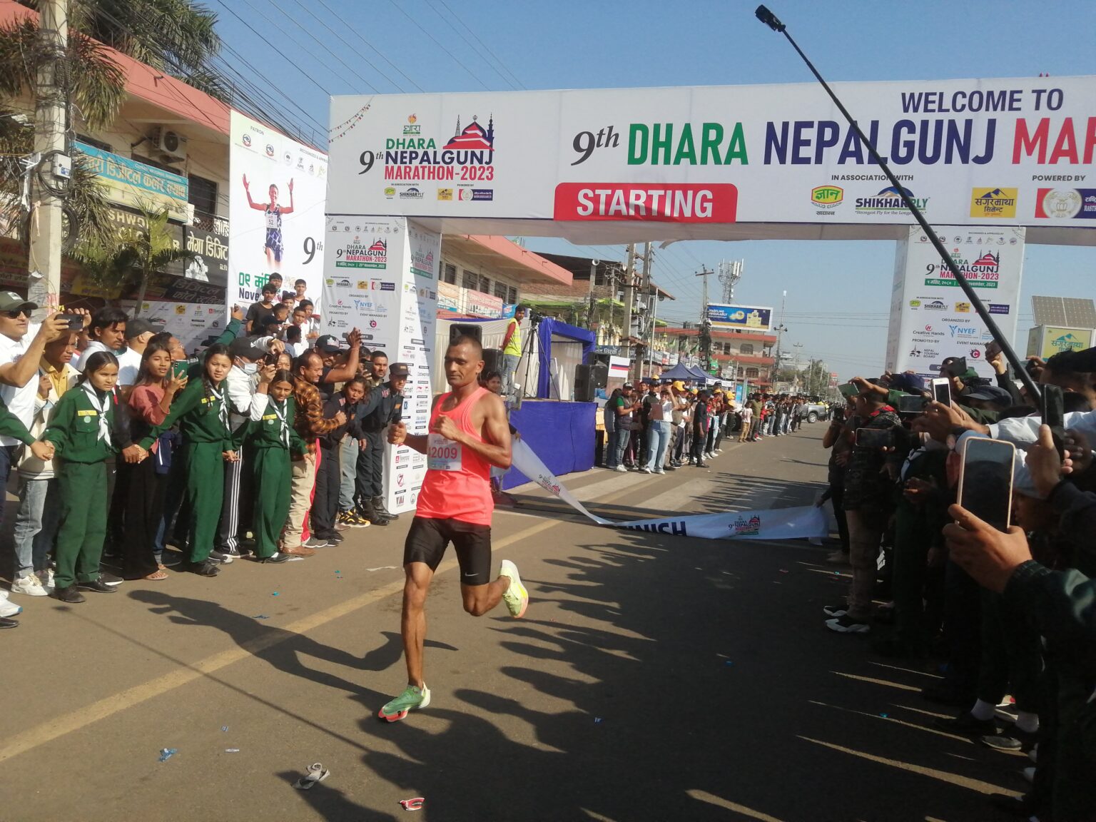 नेपालगन्ज म्याराथनको उपाधि एपीएफका पार्कीले जिते