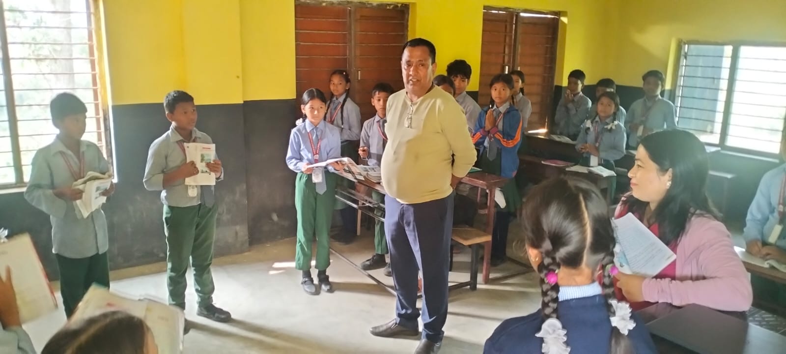 विद्यालयको गुणस्तर सुधारमा पालिका अध्यक्ष पौडेलको चासो