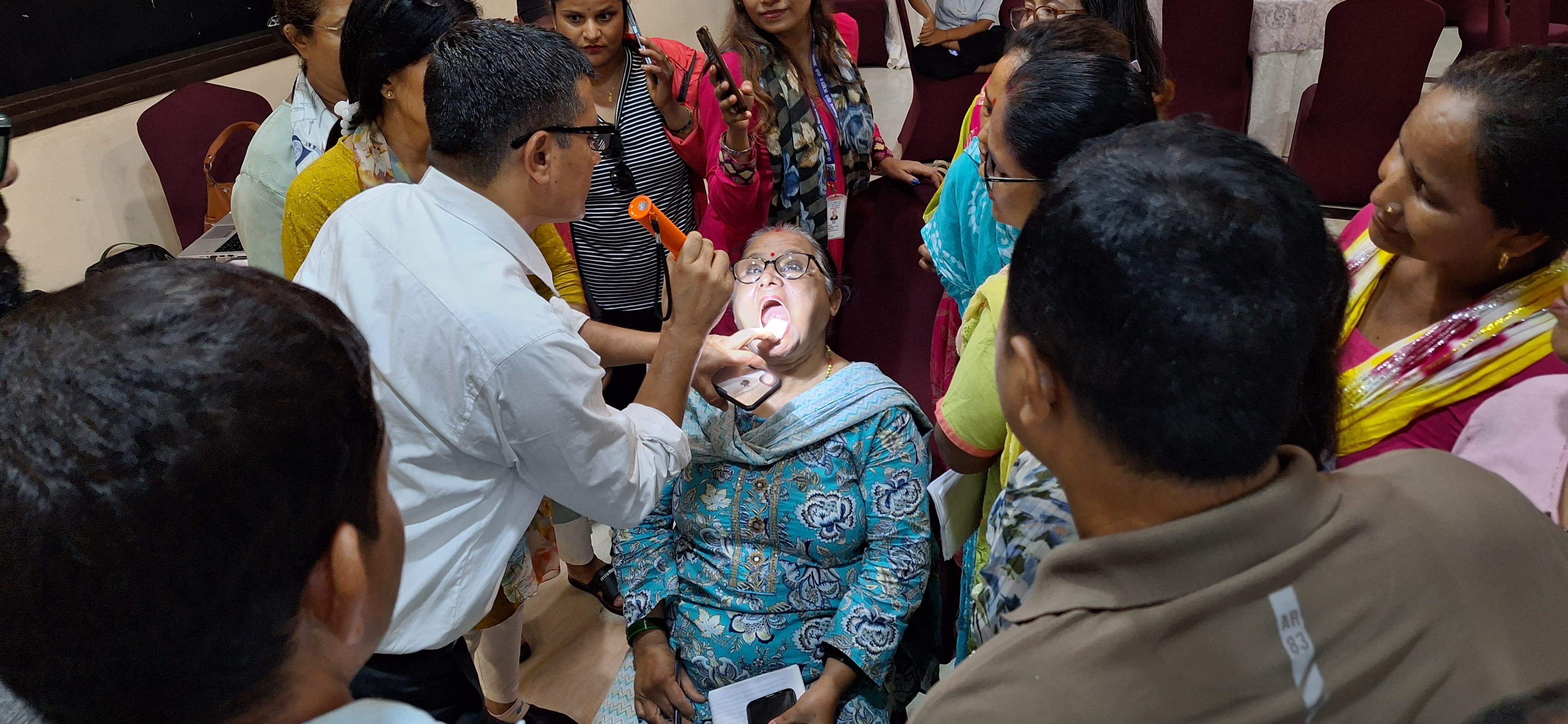 विद्यालयमै स्वास्थ्य परीक्षणः जानकी र नरैनापुरमा ११ हजार बालबालिका लाभान्वित हुने