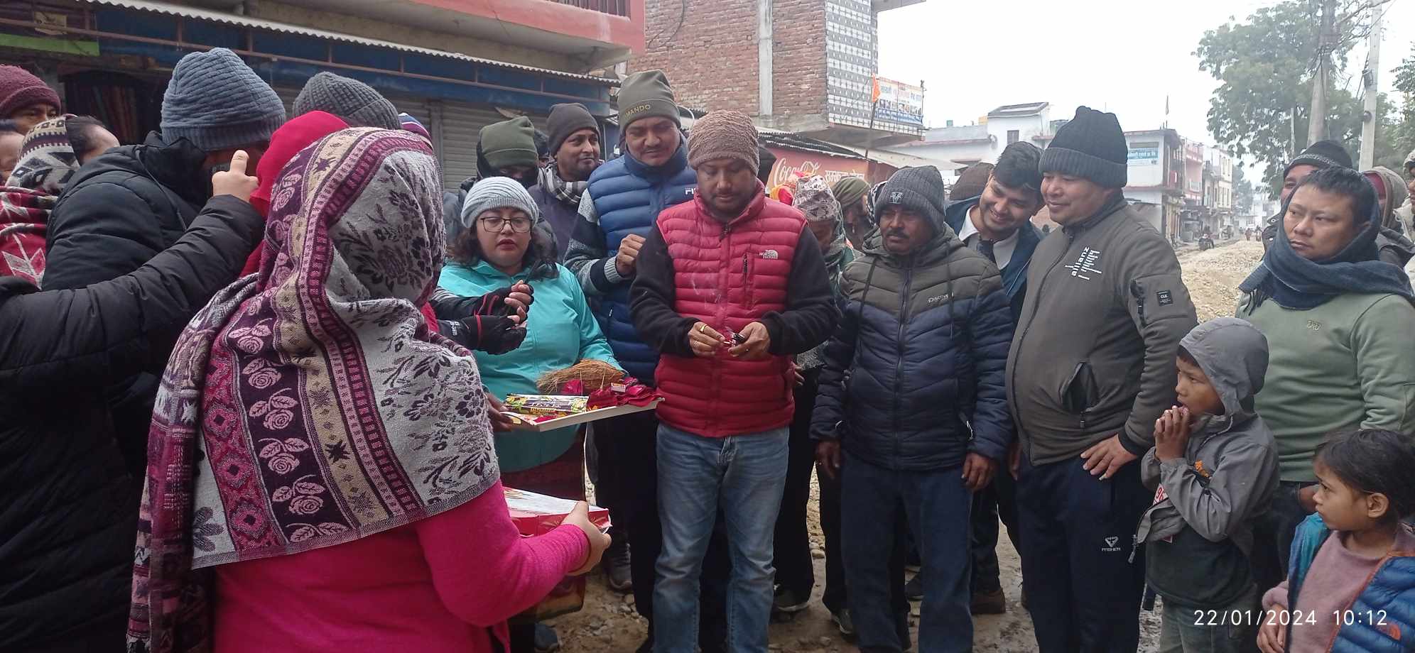 नेपालगञ्ज बसपार्कदेखि सुर्जीगाउँ जोड्ने सडक अस्फाल्ट पीच हुदै