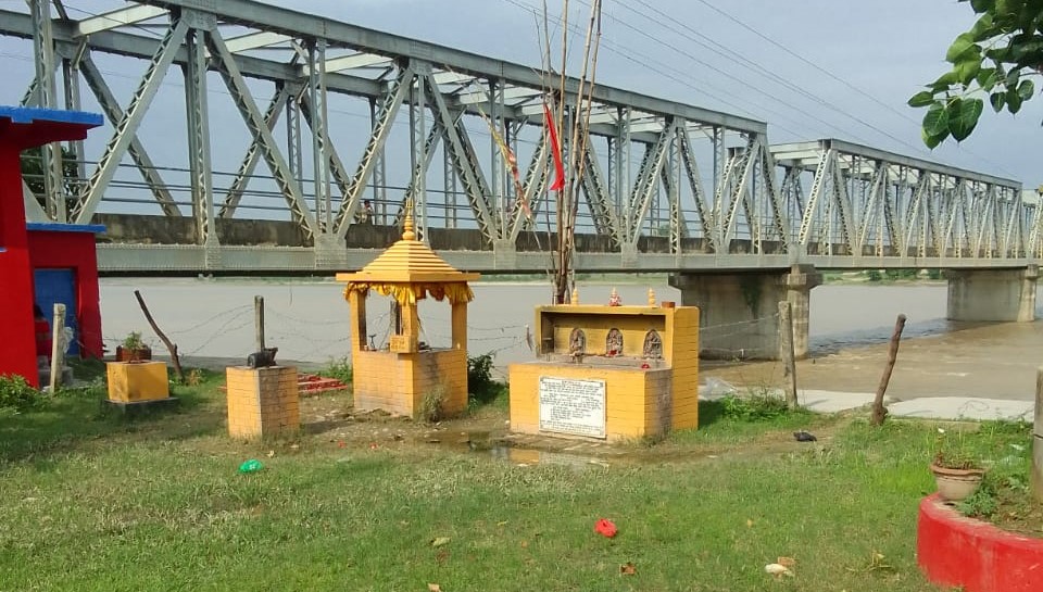 राप्ती नदी सिधनिया घाटमा गंगा महाआरती हुदै