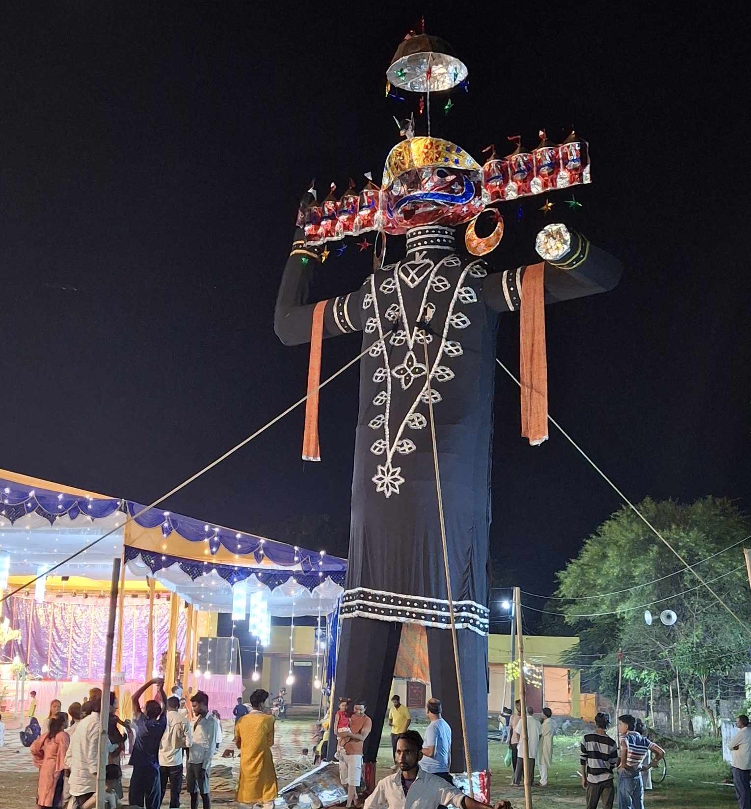 दशहरा मेलामा आज रावण बध गरिदै