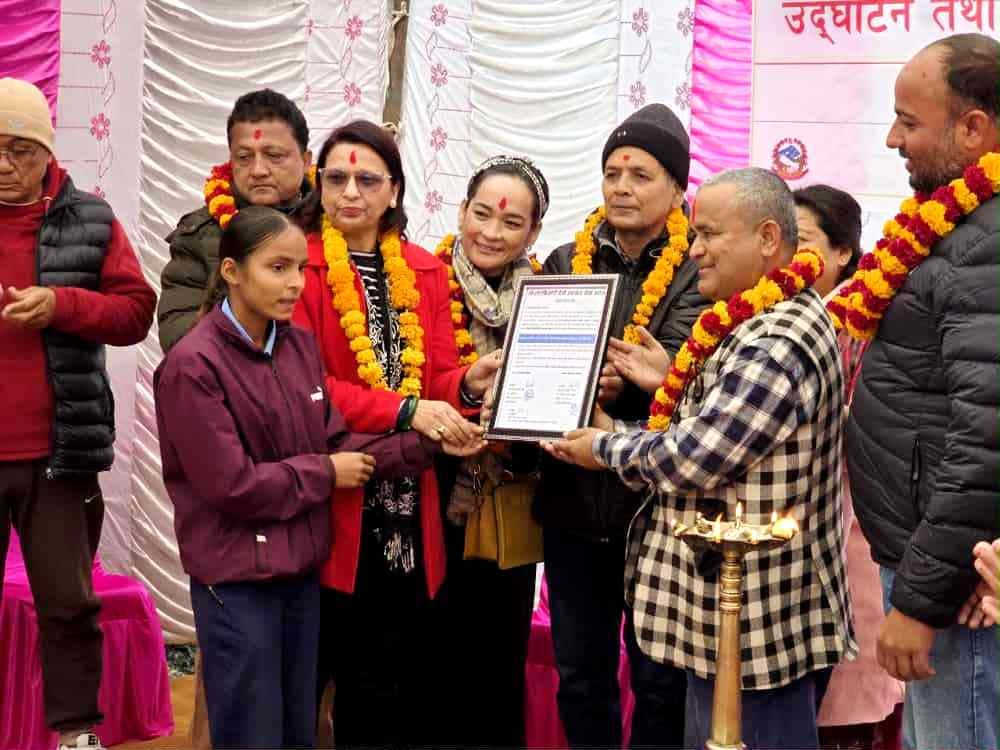 मधुवन र गुलरिया नगरपालिकामा किशोर–किशोरीमैत्री स्वास्थ्य सेवा भवन हस्तान्तरण