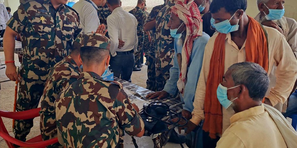 निःशुल्क स्वास्थ्य शिविरबाट ज्येष्ठ नागरिक लाभान्वित