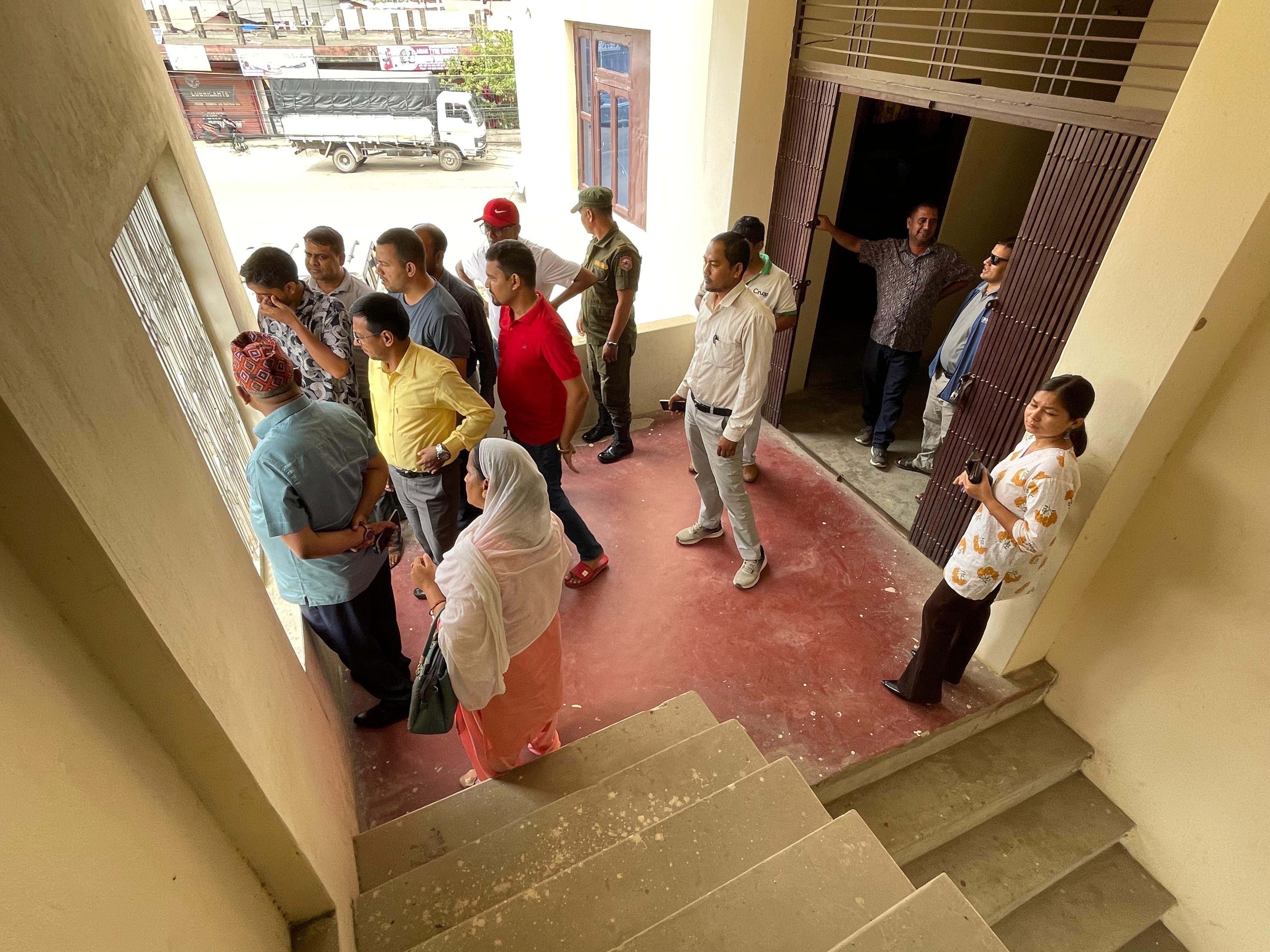 डुडुवाले पत्रकार महासंघ बाँकेमा सभा हल निमार्ण गर्दै