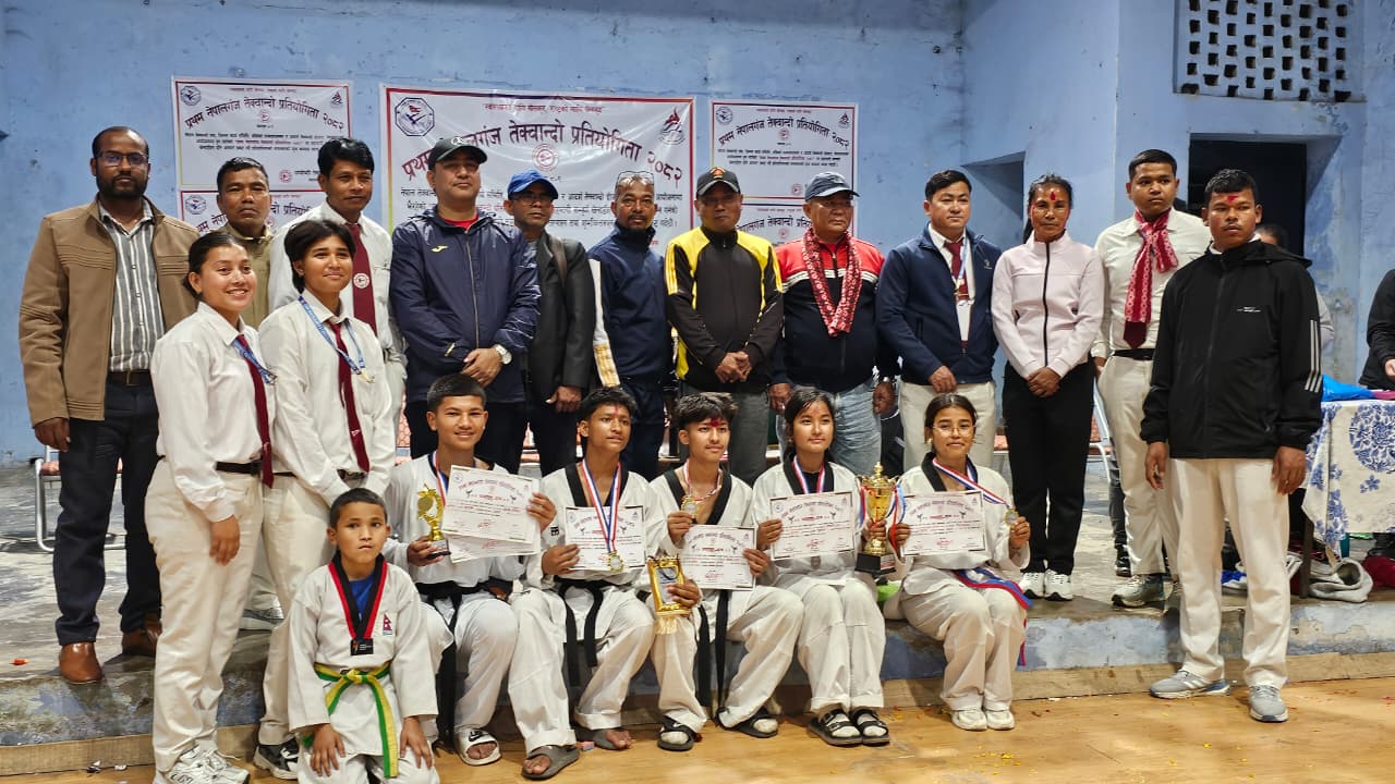 सुपरस्टारले उचाल्यो प्रथम नेपालगन्ज आदर्श तेक्वान्दोको उपाधि
