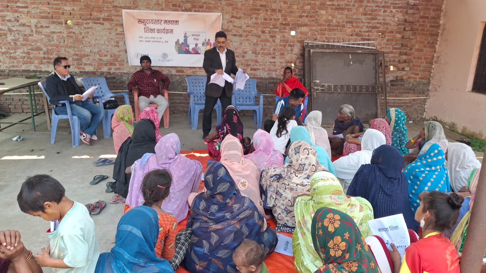 बाँके र बर्दियाका महिलाहरुलाई मतदाता शिक्षा