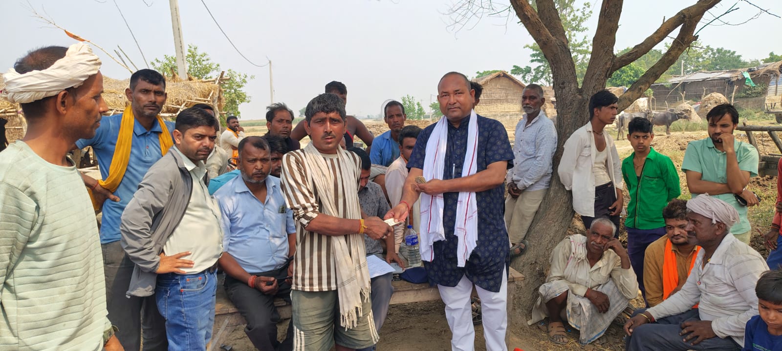 डुडुवाद्धारा अग्नीपीडितलाई नगदसहित खाद्यान्न वितरण