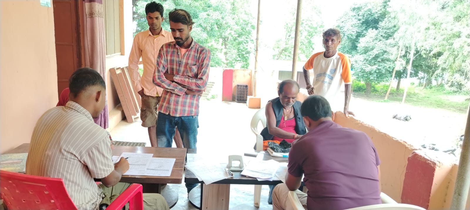 डुडुवामा भूमिहीन सुकुम्बासीको निवेदन संकलन कार्य सुरु