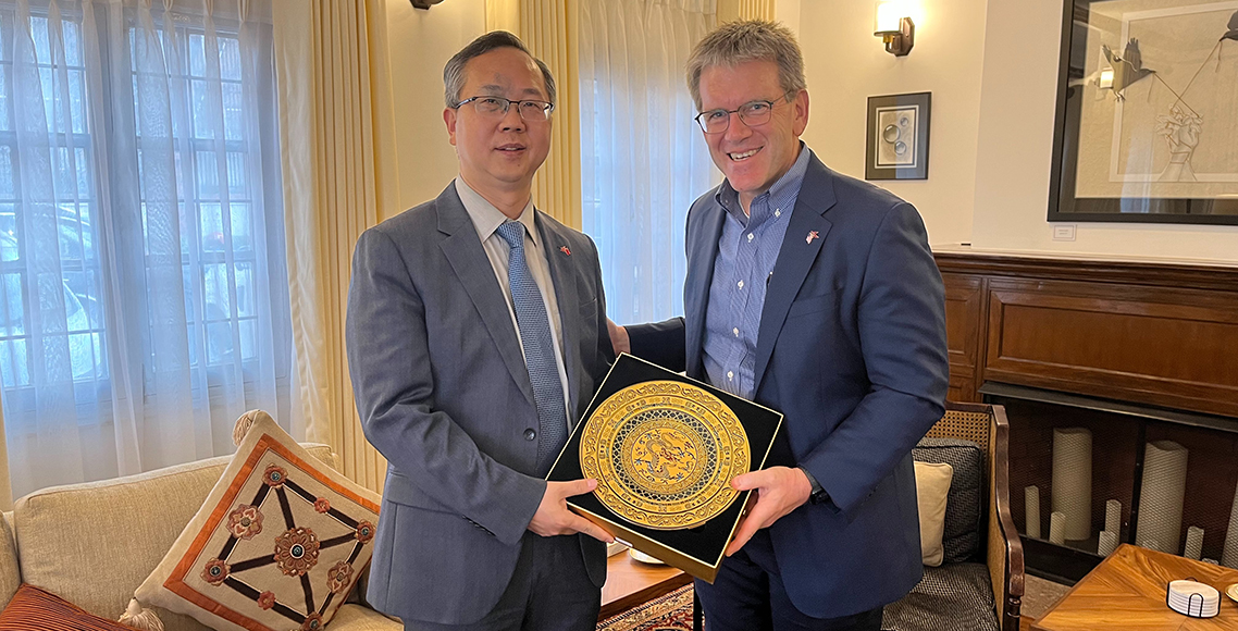 अमेरिका र चीनका राजदुतबीच भेटवार्ता