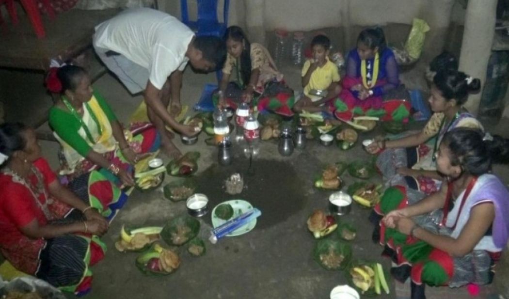 थारु गाउँमा बरका अटवारी पर्व मनाइँदै