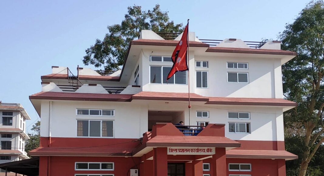 सांसद तिवारीको गृहमन्त्री श्रेष्ठसँग गुनासो