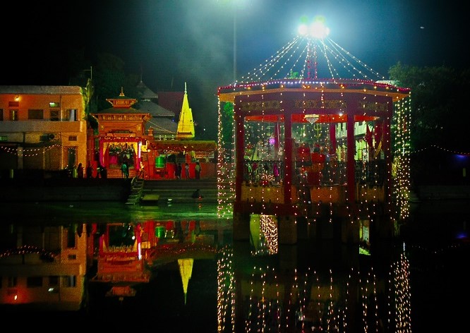 छठ पर्वका लागि सजाइयो देशका विभिन्न ठाउँका पोखरी तथा घाट