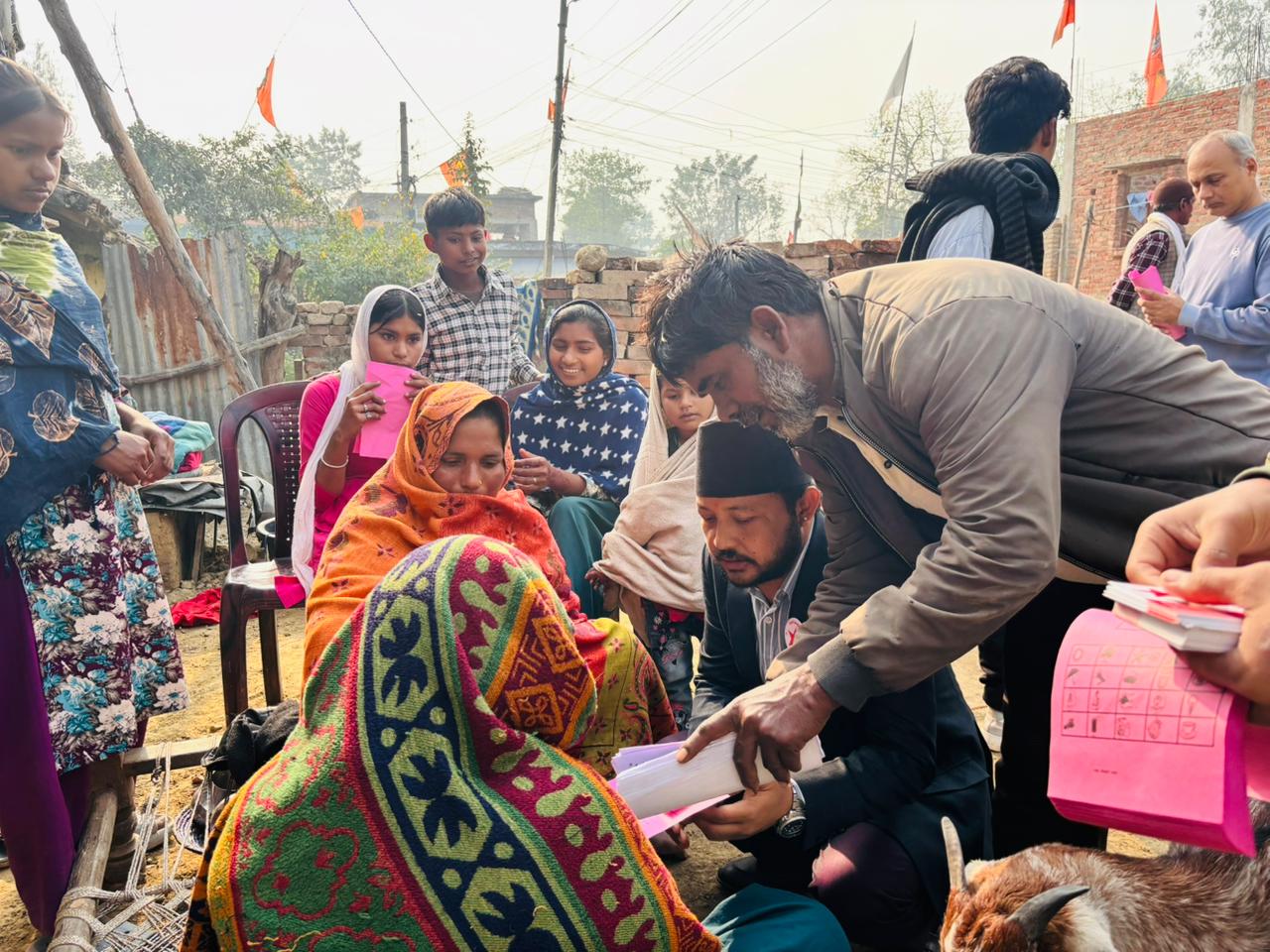 बाले गाउँको खेतमै उत्रिए उम्मेदवार दिपेन्द्र बिष्ट