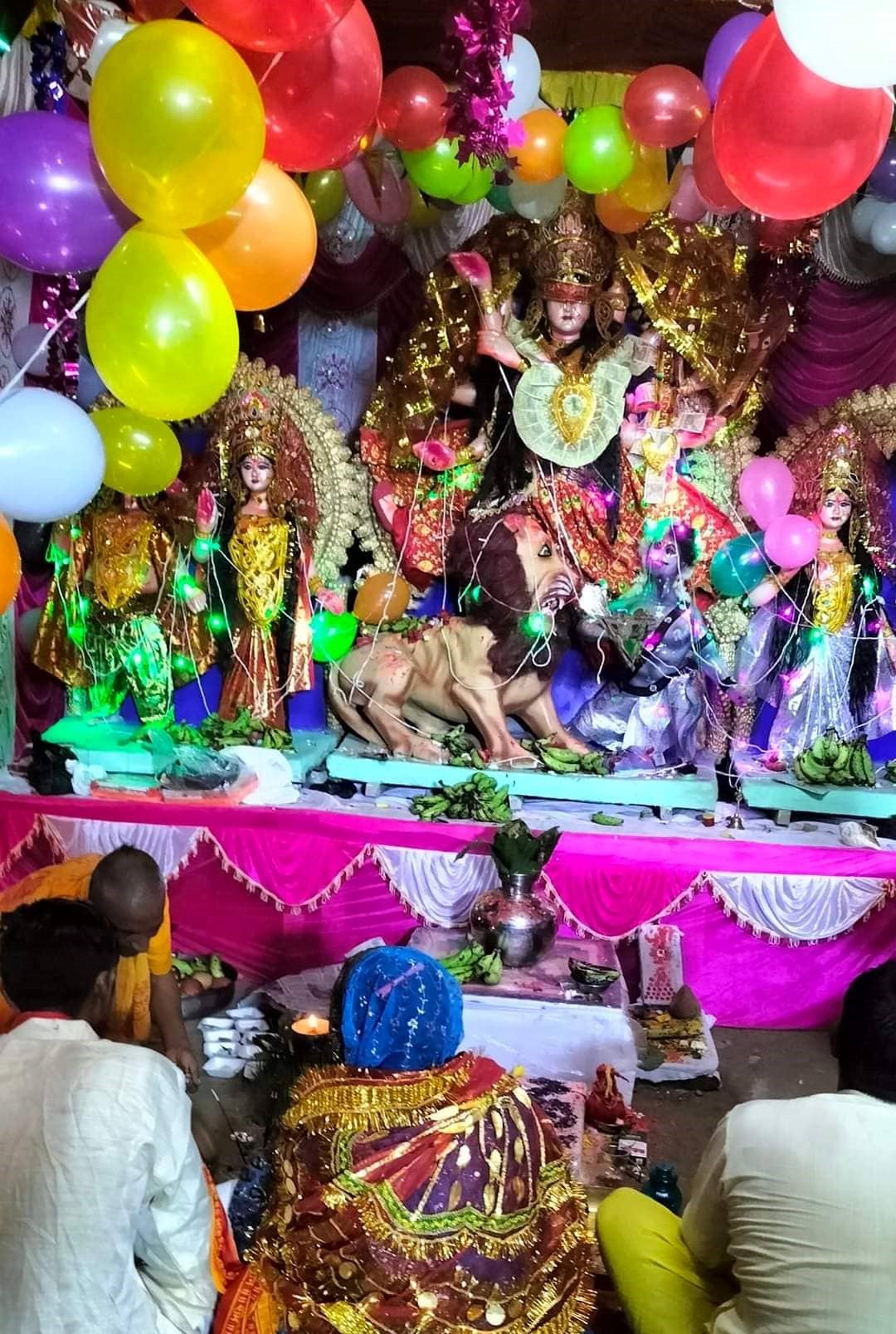 दुर्गा भवानीको प्रतिमा सेलाइदै