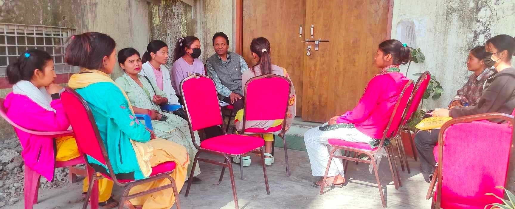 लाभग्राही युवा महिला छनोट