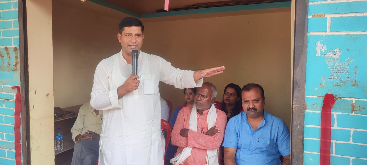 मतदातालाई सपना होइन विकासका योजना बाँड्छौं - इश्तियाक राई