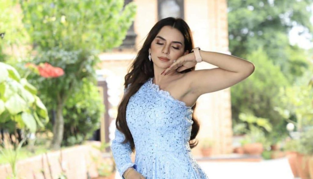 अभिनेत्री एलिजा नागरिक उन्मुक्ति पार्टीमा