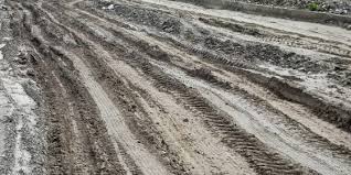 सडक मर्मत नहुँदा सर्वसाधारणलाई सास्ती