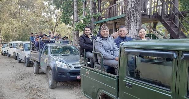 बाँके निकुञ्जमा जङ्गल सफारी सुरु