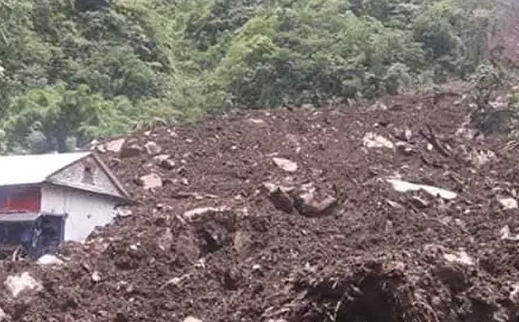 पहिरोले पुरिँदा बालकको मृत्यु