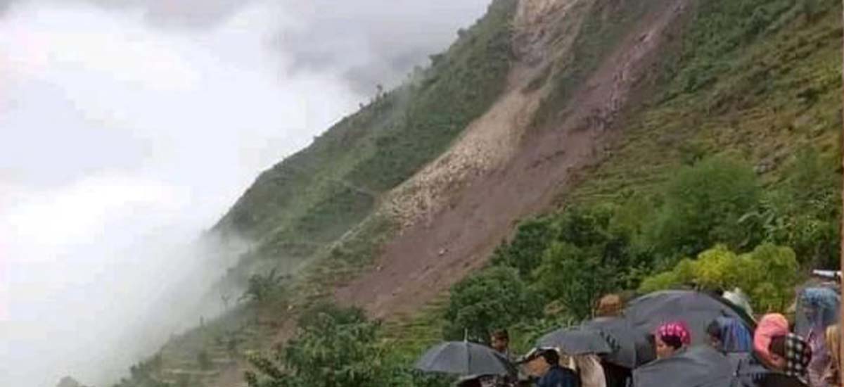 पहिरोको डरले रातभर सुत्दैनन् स्थानीय