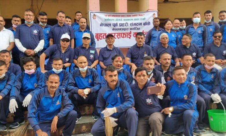 नेपाल पूर्व प्रहरी संगठनद्धारा वागेश्वरी मन्दिर परिसरको सरसफाई