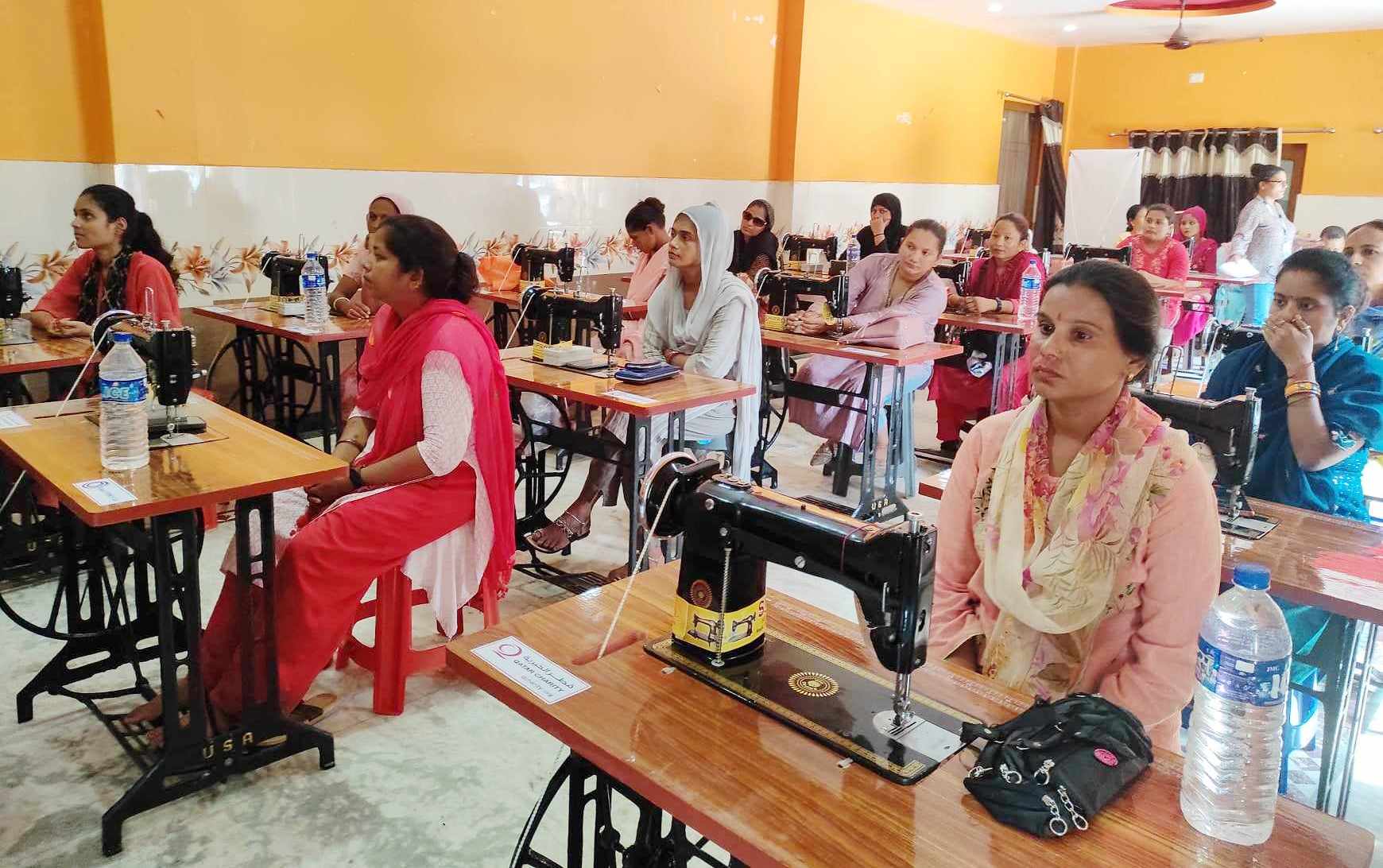 विपन्न र एकल महिलाका लागि सिलाई कटाई तालिम